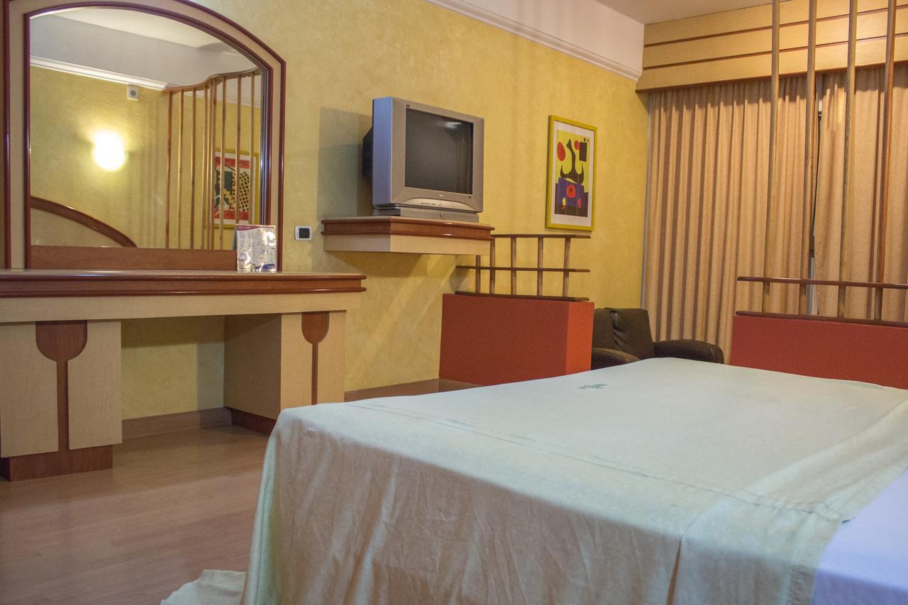 Autohotel Ilussion Córdoba Eksteriør bilde