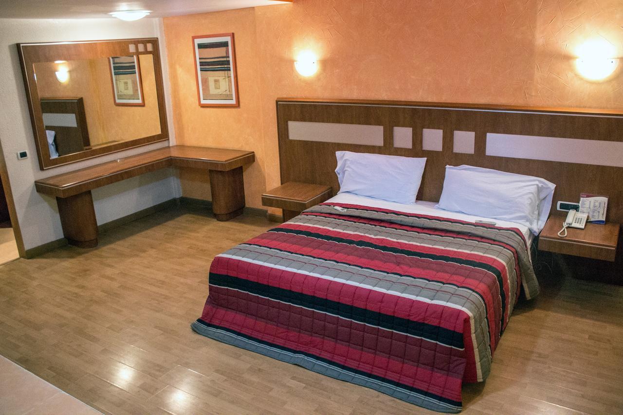 Autohotel Ilussion Córdoba Eksteriør bilde