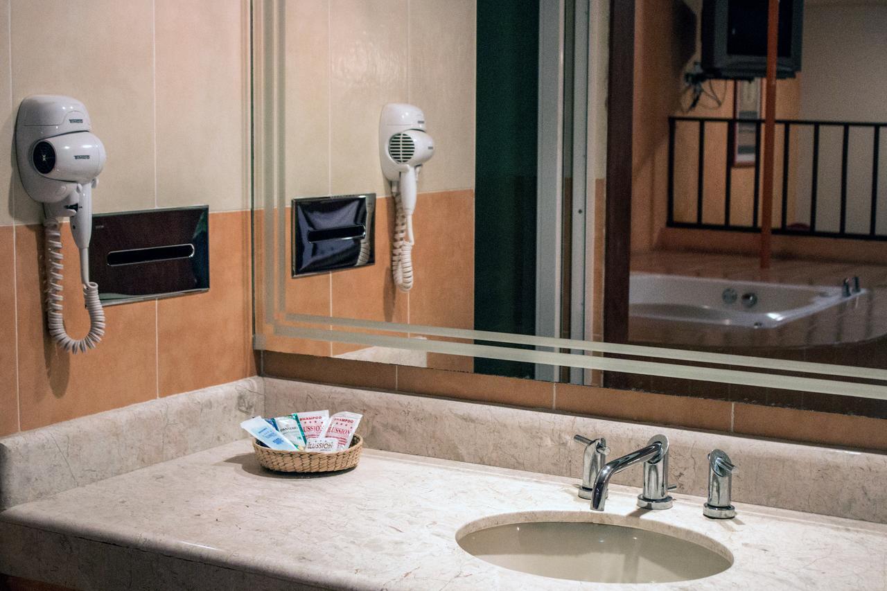 Autohotel Ilussion Córdoba Eksteriør bilde